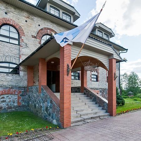 Veskisilla Hotel Türi Exteriér fotografie