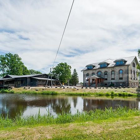Veskisilla Hotel Türi Exteriér fotografie