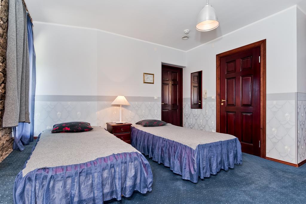 Veskisilla Hotel Türi Exteriér fotografie