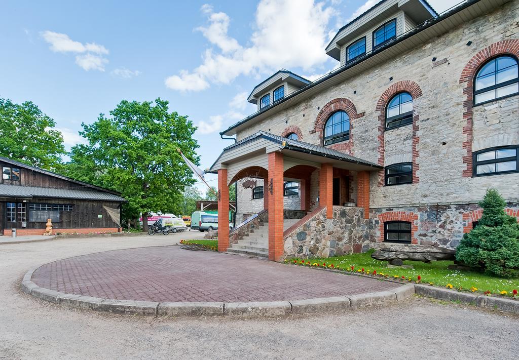 Veskisilla Hotel Türi Exteriér fotografie