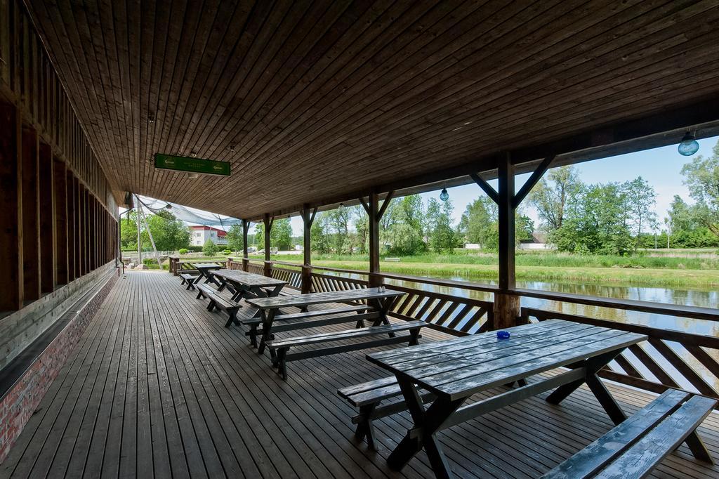 Veskisilla Hotel Türi Exteriér fotografie