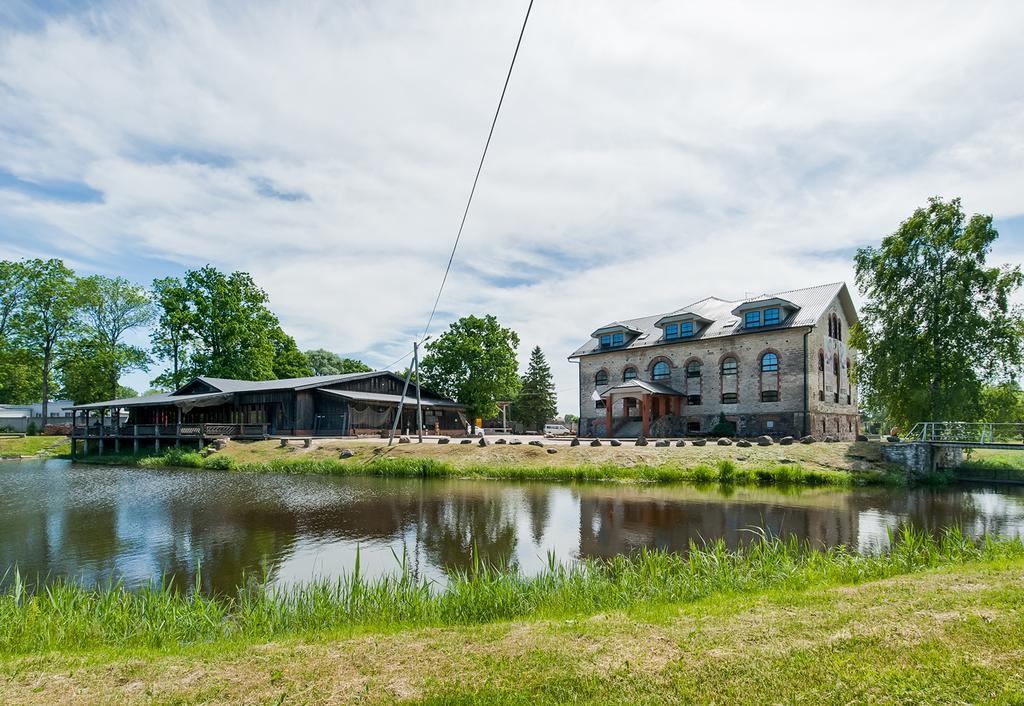 Veskisilla Hotel Türi Exteriér fotografie